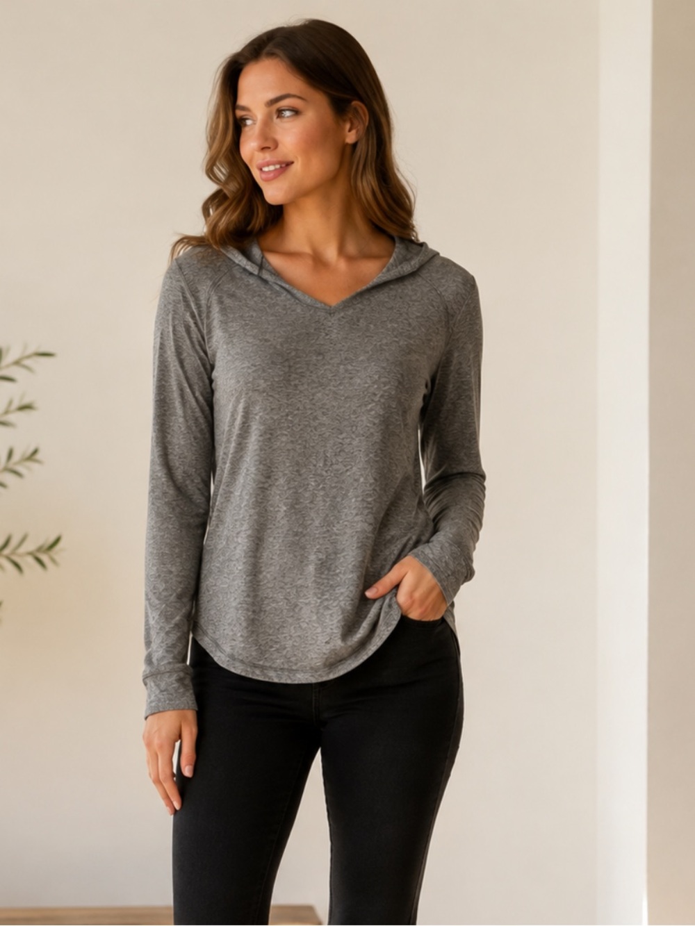Source Unknown Heather Gray V-Neck Hooded Long-Sleeve Top